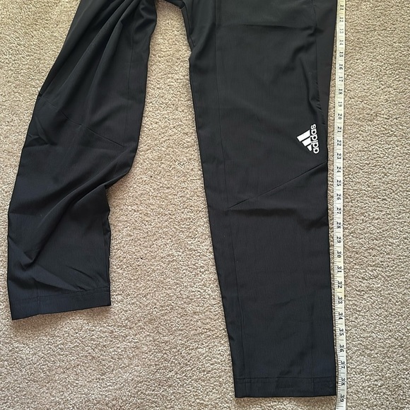 Adidas Designed Men’s Pants Regular Fit Tapered Leg Black Small NWT Training - Picture 6 of 10